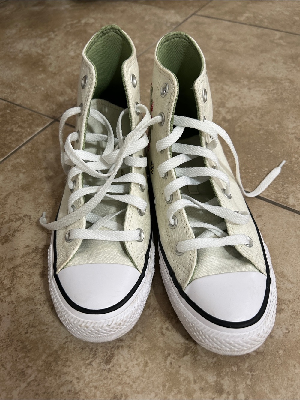Converse Cream High-Top Sneakers with Strawberry  & Bee Embroidery - Picture 3 of 5